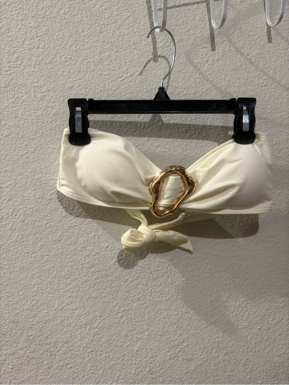 Elegant Cream Strapless Bandeau Swim Top with Gold Loop
